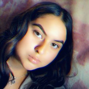 Meet your Posher, Zaira